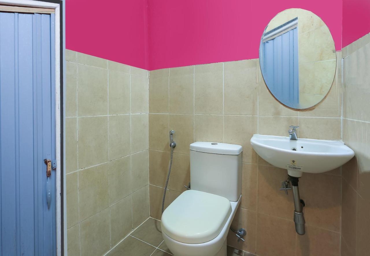 Oyo 89892 Hotel Jeli Inn Екстериор снимка